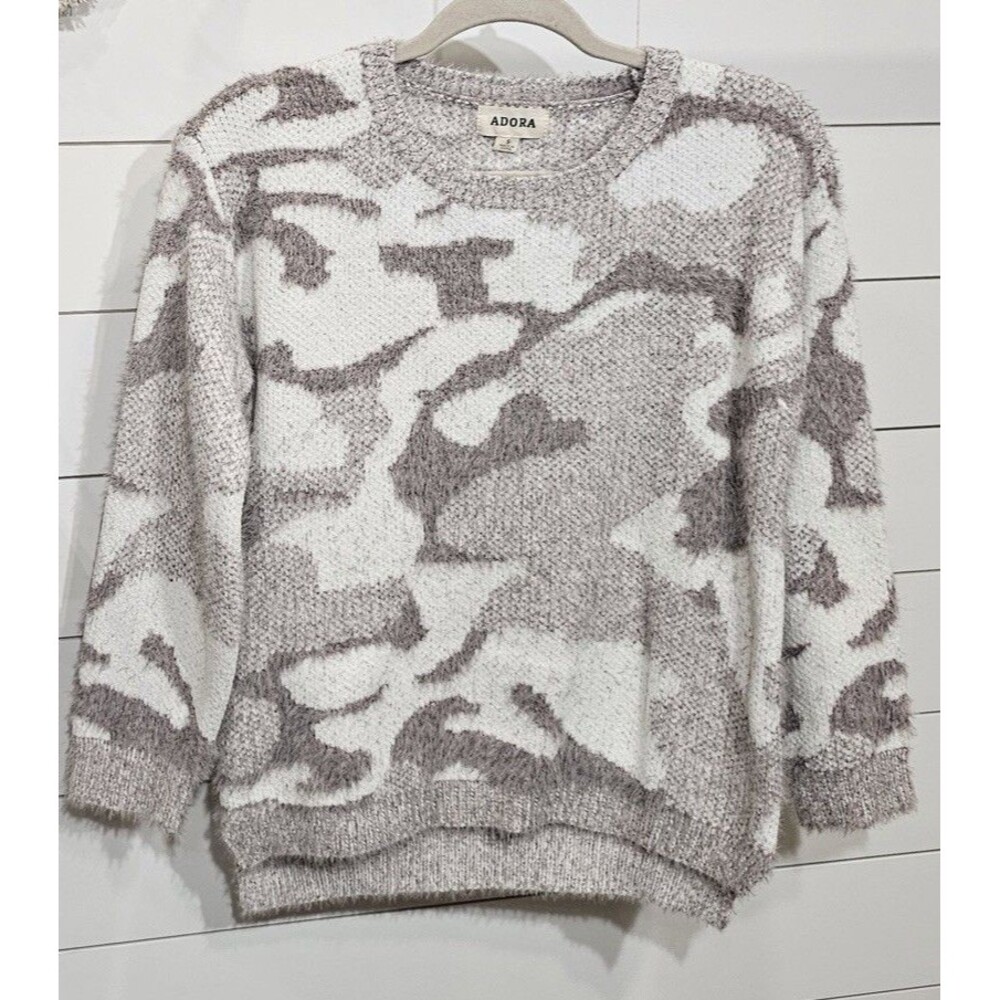Adora Camo Eyelash Knit Fuzzy Sweater Crewneck Size M Gray White Pullover Cozy